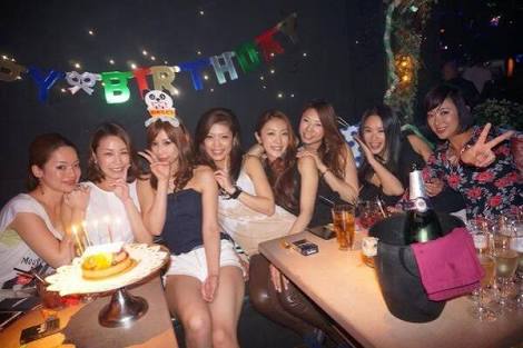 今日誕生日です。誰かプレゼント画像下さい