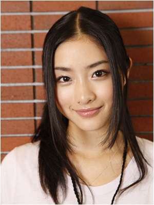 石原さとみ、2年連続“なりたい顔”1位に選出