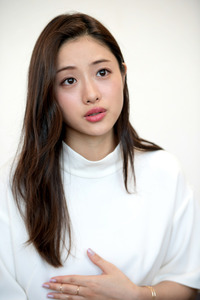 石原さとみ、2年連続“なりたい顔”1位に選出