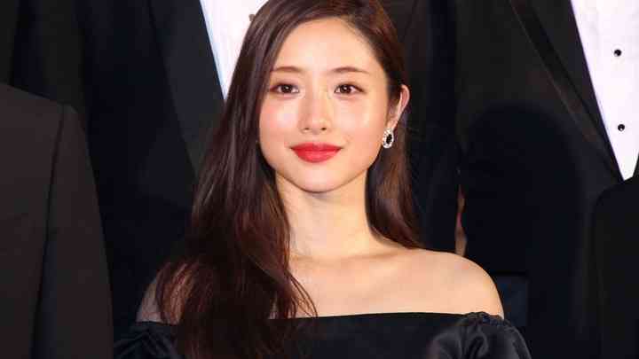 石原さとみ、2年連続“なりたい顔”1位に選出