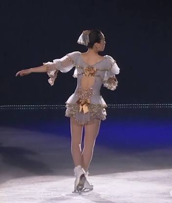 浅田真央、現役続行の意志　全日本、自己最低の12位