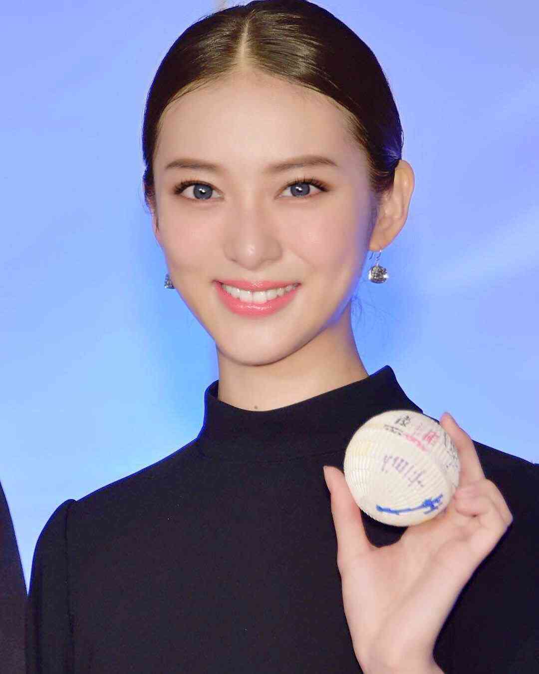 芸能人を勝手にメイク！