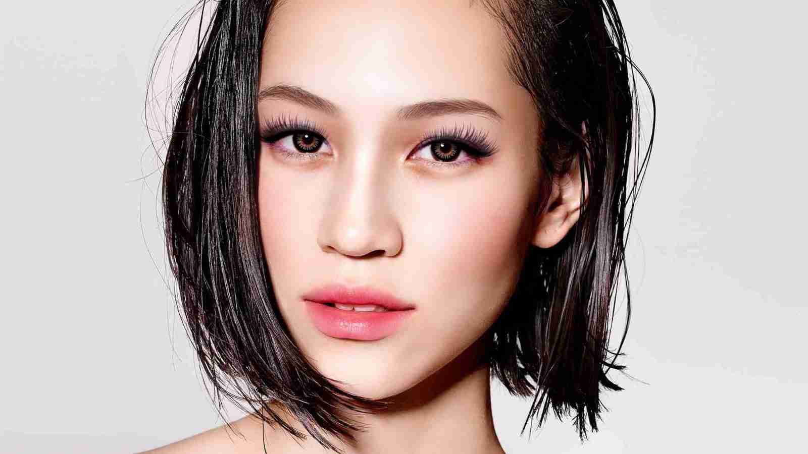 芸能人を勝手にメイク！