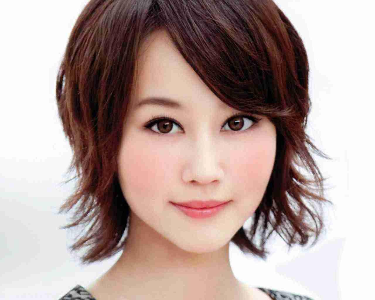 芸能人を勝手にメイク！