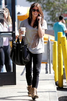 食べながら歩く大人どう思いますか ガールズちゃんねる Girls Channel