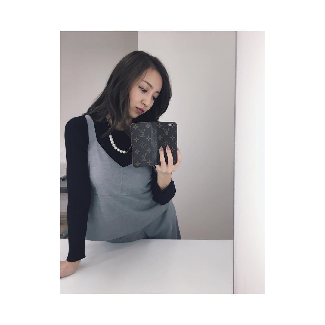 板野友美、高級ブランド品をインスタに次々アップするセレブぶりが話題に！