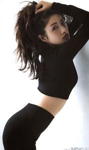 男性人気に加えて女性人気も獲得し始めた石原さとみ