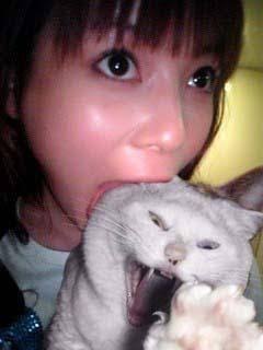食べてる女の子の画像