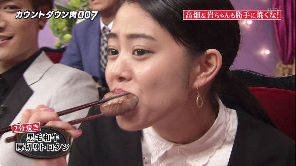 食べてる女の子の画像