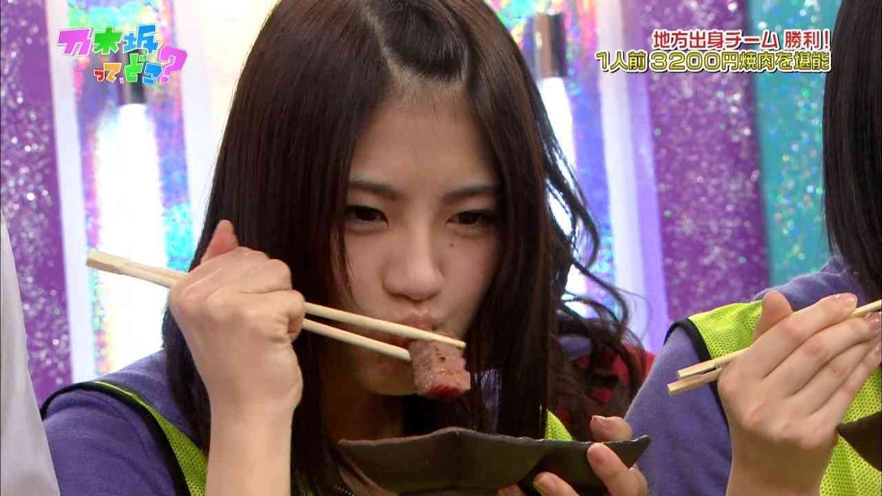 食べてる女の子の画像
