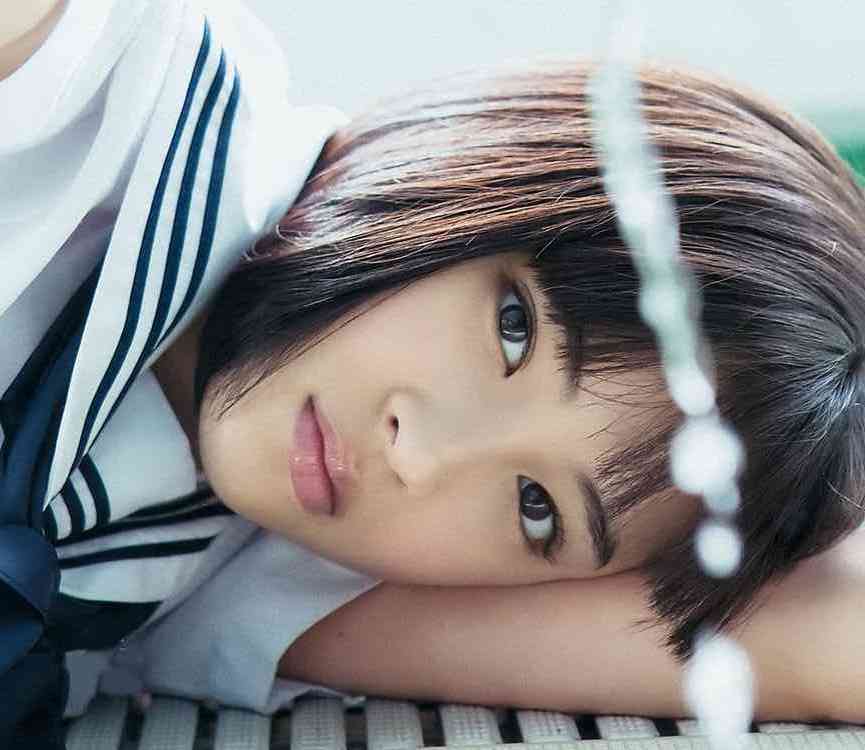 “オトナな広瀬すず”に「美人すぎる」「女神」と絶賛の声
