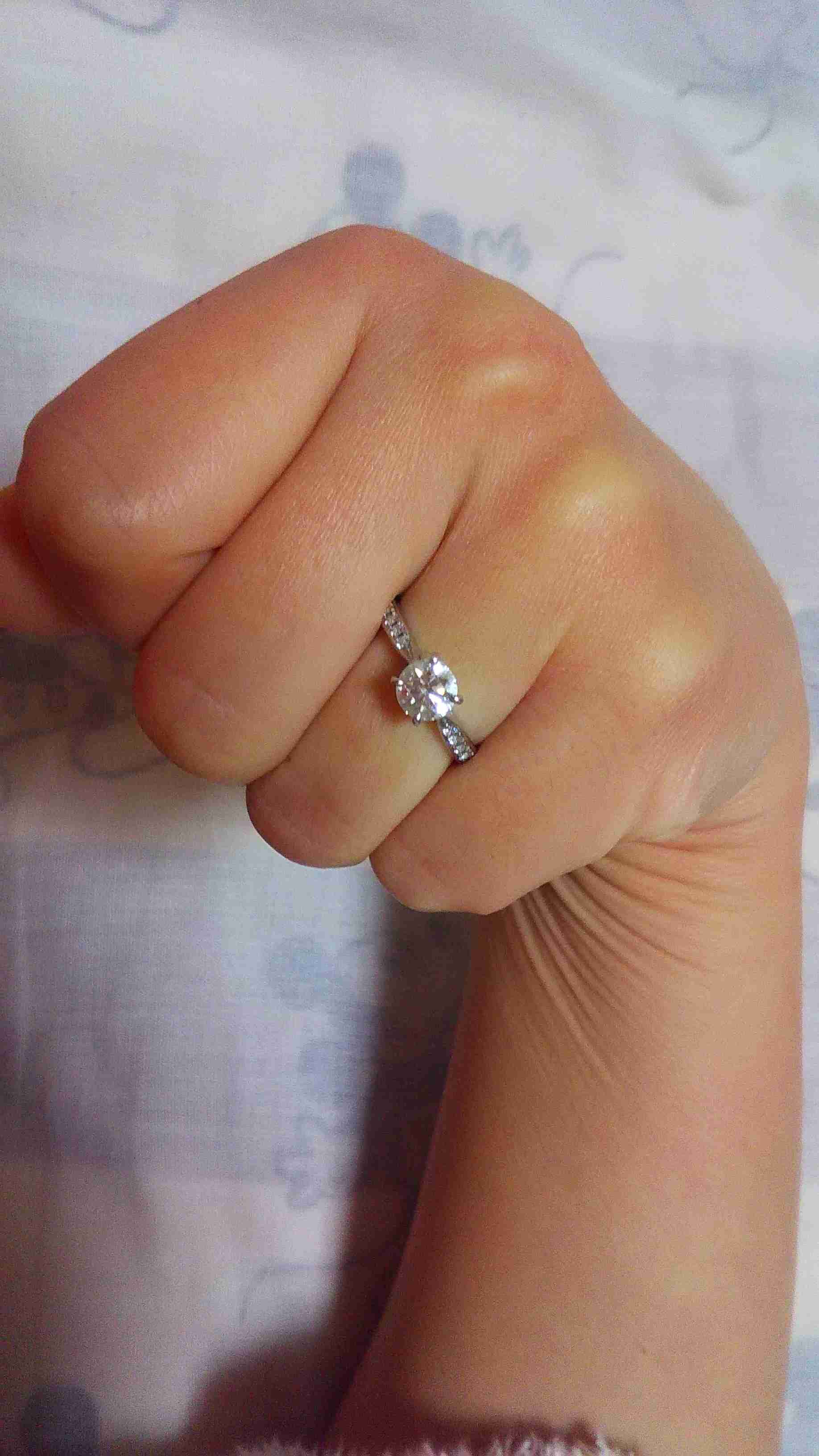 婚約指輪どこで購入されましたか?