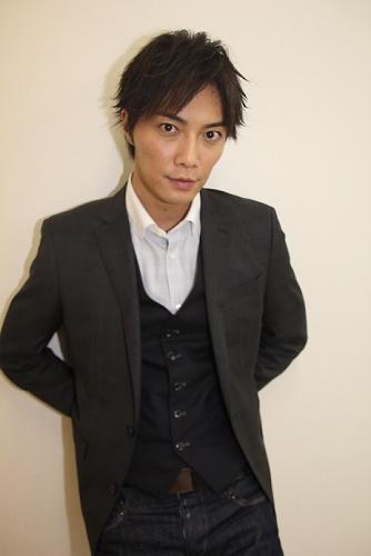 【FRIDAY/芸能】成宮寛貴「コカイン吸引」疑惑の現場写真！