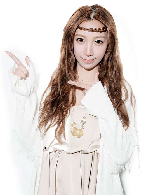 ざわちん、新作メイクはピコ太郎 あす発表の流行語大賞を祈願