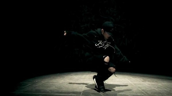 「三代目J Soul Brothers」がオリコン年間映像ランキングで4冠達成