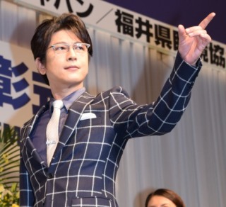 【画像】メガネ姿のイケメン♪