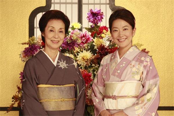 着物姿の有名人の画像を貼るトピ