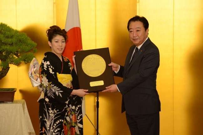 着物姿の有名人の画像を貼るトピ