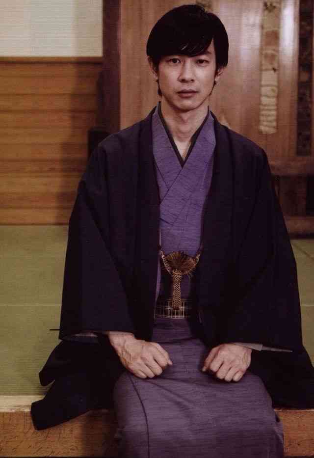 着物姿の有名人の画像を貼るトピ