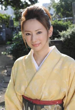 着物姿の有名人の画像を貼るトピ
