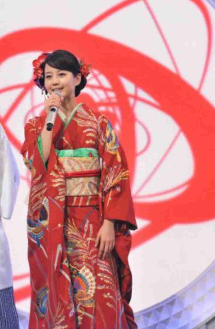 着物姿の有名人の画像を貼るトピ