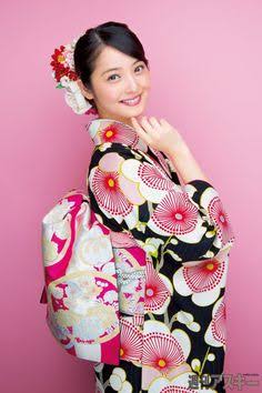 着物姿の有名人の画像を貼るトピ