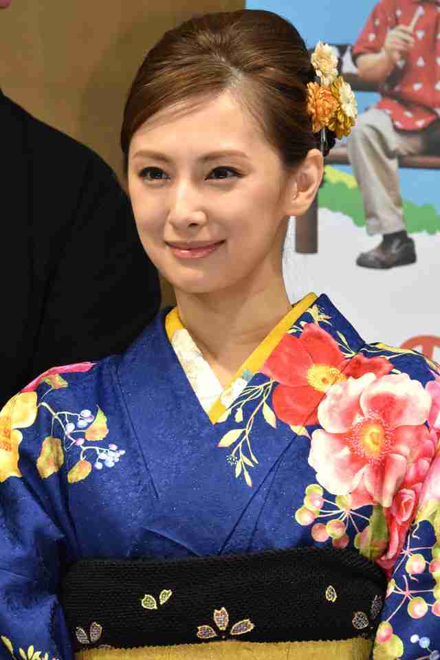 着物姿の有名人の画像を貼るトピ