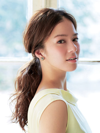 後ろはただ結ぶだけ♥ひとつ結び×前髪アレンジ4変化〝前髪だけアレンジ〟で、もっと美人！