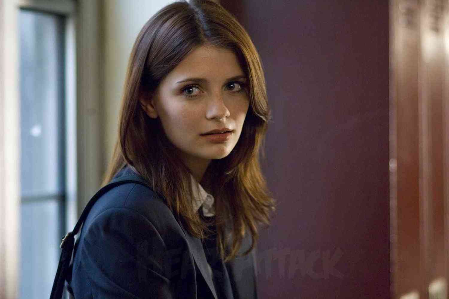 The O C のミーシャ バートン 病院に搬送される 精神鑑定へ Nyota App Com