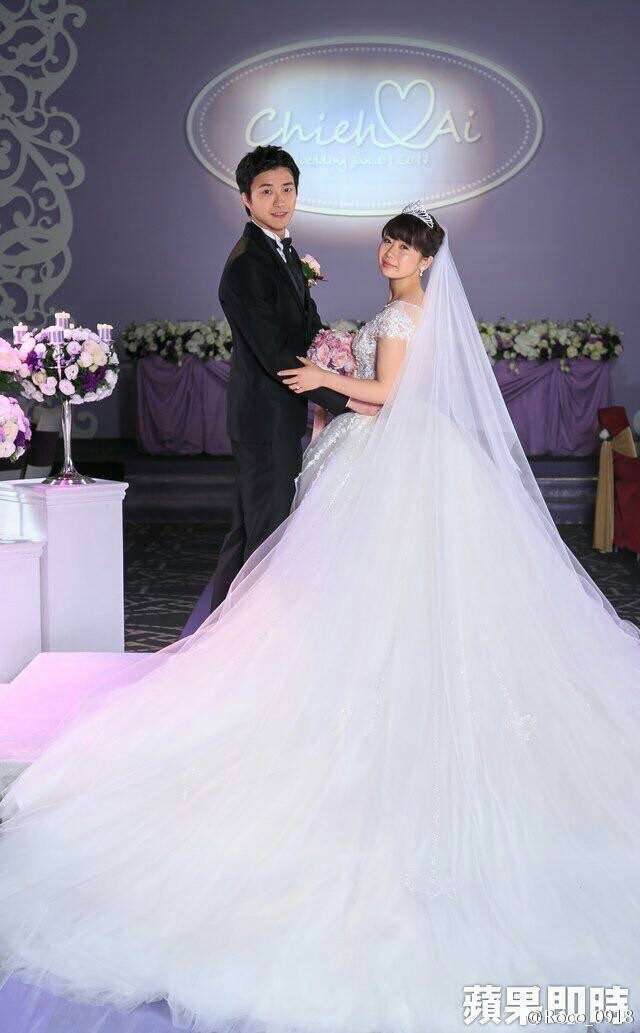 福原愛さんが結婚会見「夫の居場所が私の居場所」