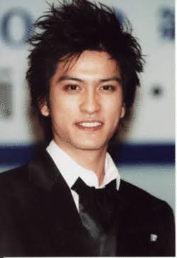 綾野剛が飲酒トークで暴走「（小栗）旬なんて別にかっこよくない、山田（孝之）は毛玉」