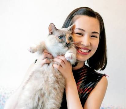 芸能人と動物の写真
