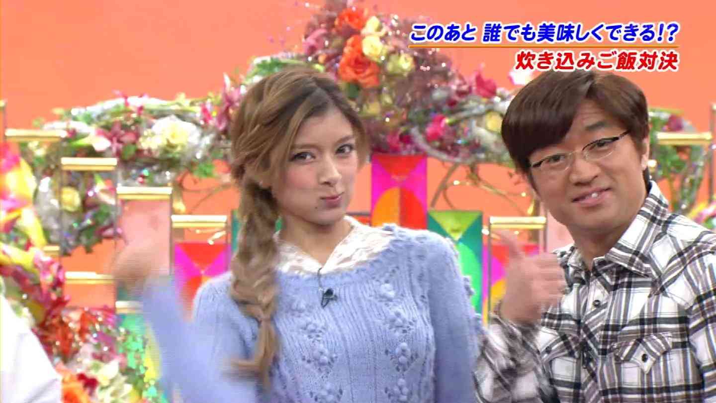 ローラ、ショーパン圧巻美脚に驚愕の声「脚なが！」「同じ人間とは思えない」