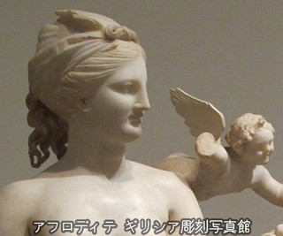 思わず二度見!? 浜崎あゆみ、限界ギリギリの肌出しショット公開で「セクスィ連発」「肌がぷるぷる！」