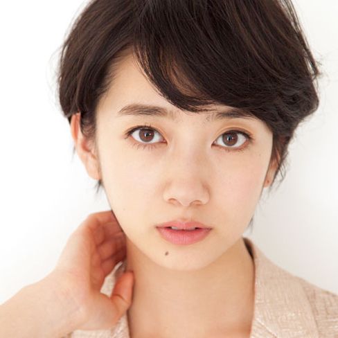好きな女優さんの写真を貼ると、メイク方法を教えてもらえるトピ