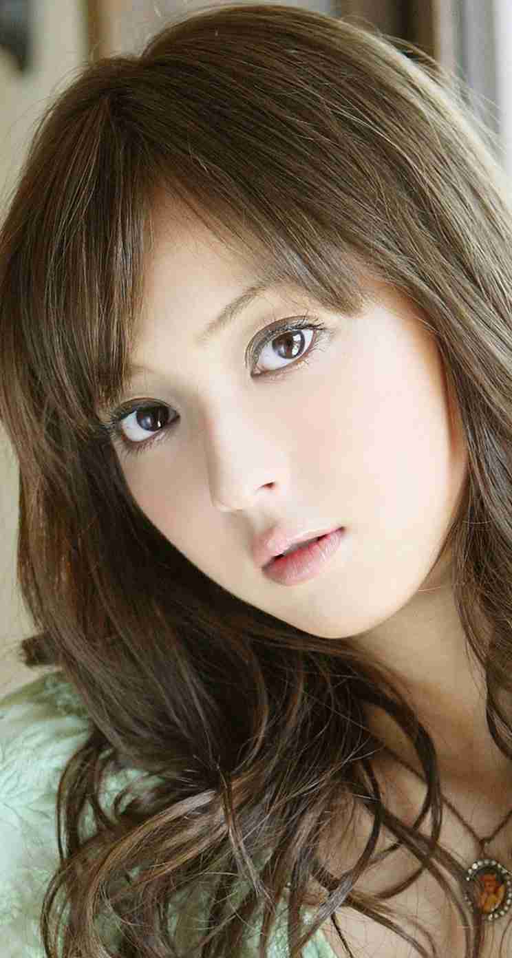 好きな女優さんの写真を貼ると、メイク方法を教えてもらえるトピ