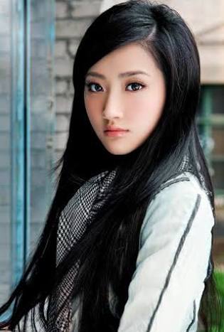 好きな女優さんの写真を貼ると、メイク方法を教えてもらえるトピ