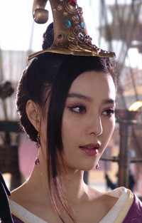 好きな女優さんの写真を貼ると、メイク方法を教えてもらえるトピ
