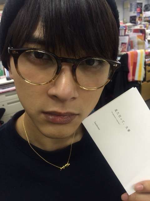 唇の色が悪い人