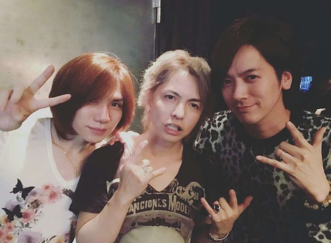 L'Arc~en~Ciel・Hydeのインスタで、NEWS・手越祐也が雑なモザイクをかけられていると話題に