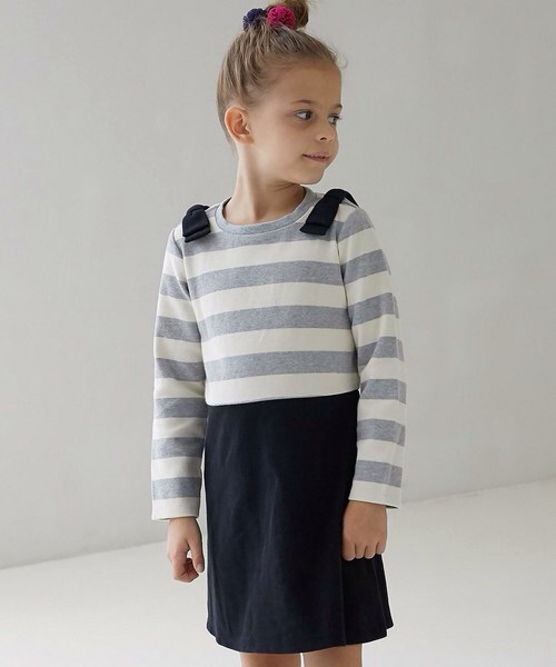 小学生が着る服