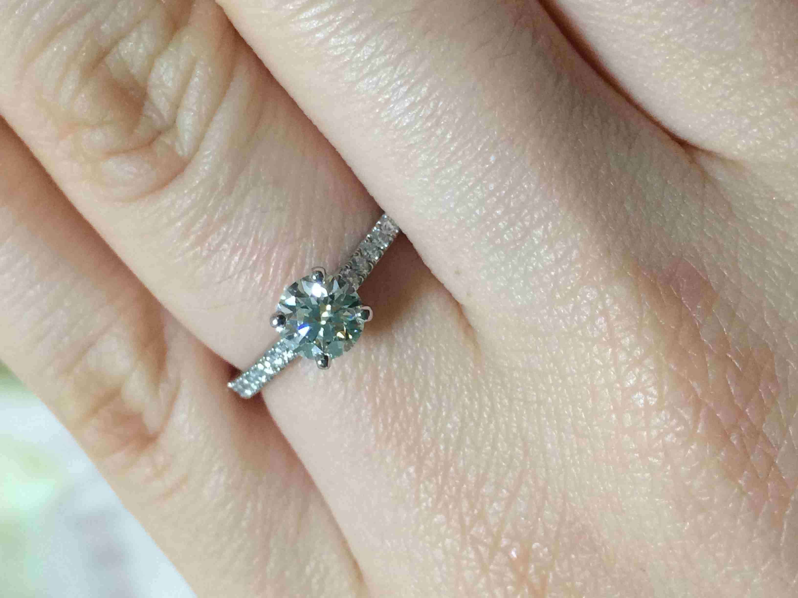 婚約指輪どこで購入されましたか?