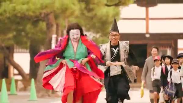あるMV(ミュージックビデオ)の画像を貼って歌手と曲名が分かったらプラスを押すトピ