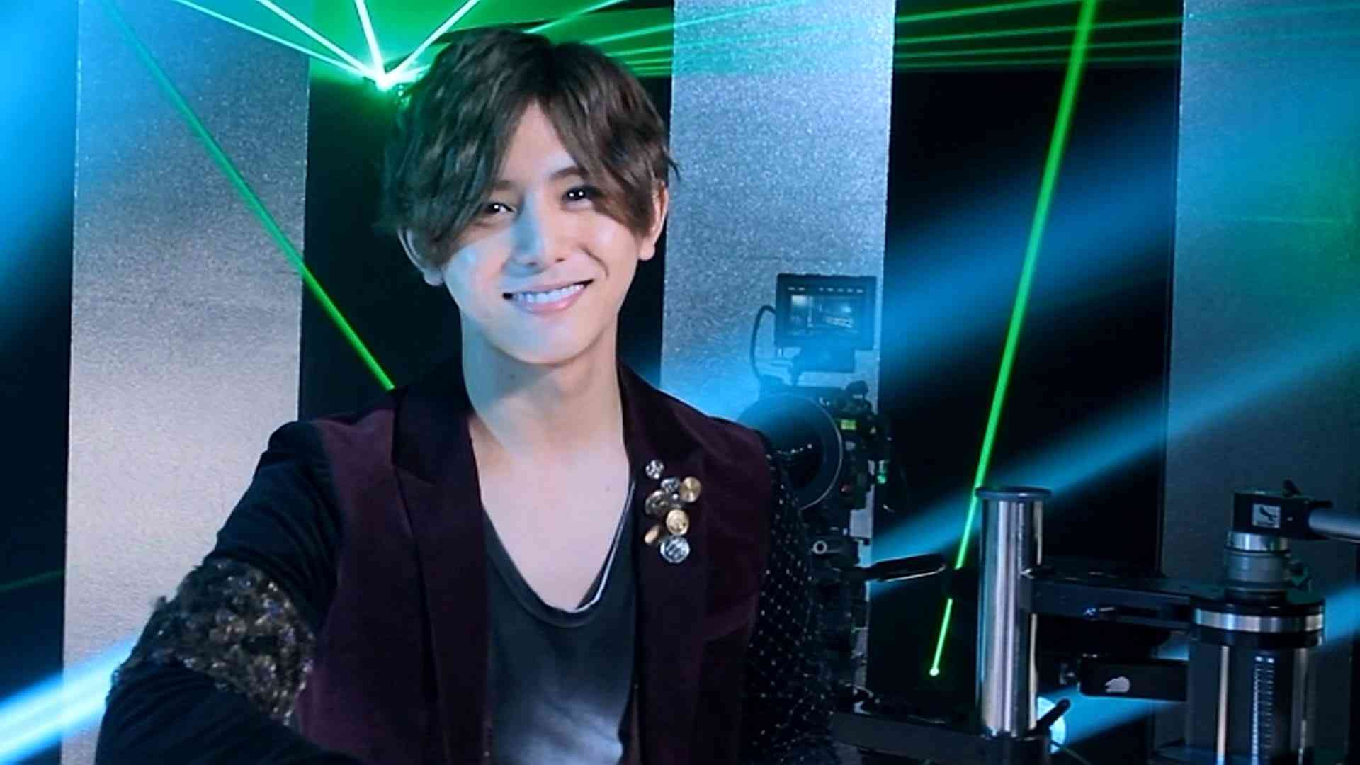 あるMV(ミュージックビデオ)の画像を貼って歌手と曲名が分かったらプラスを押すトピ