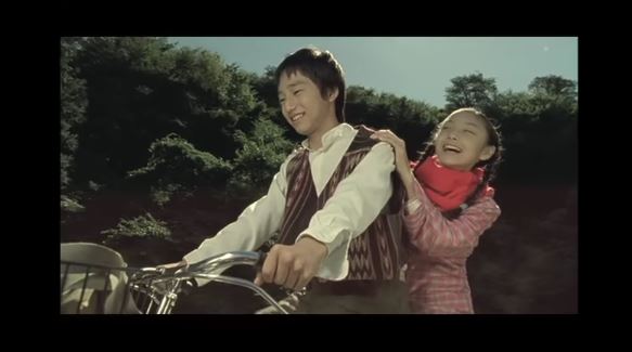 あるMV(ミュージックビデオ)の画像を貼って歌手と曲名が分かったらプラスを押すトピ