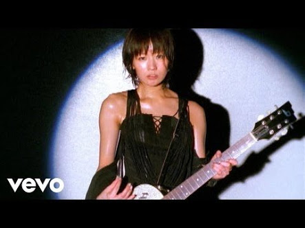 あるMV(ミュージックビデオ)の画像を貼って歌手と曲名が分かったらプラスを押すトピ