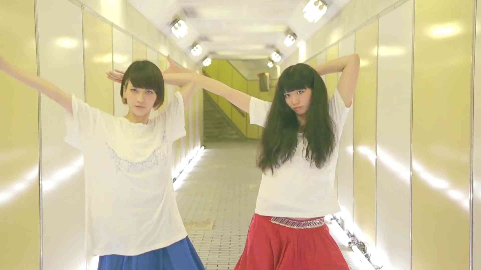 あるMV(ミュージックビデオ)の画像を貼って歌手と曲名が分かったらプラスを押すトピ