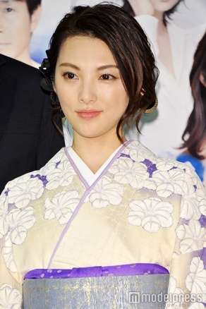どう見ても年齢より若い芸能人の画像を貼るトピ