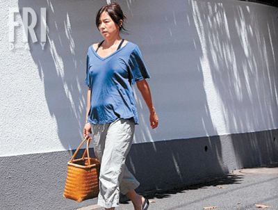 どう見ても年齢より若い芸能人の画像を貼るトピ