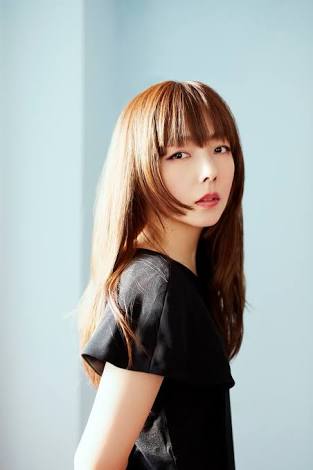どう見ても年齢より若い芸能人の画像を貼るトピ